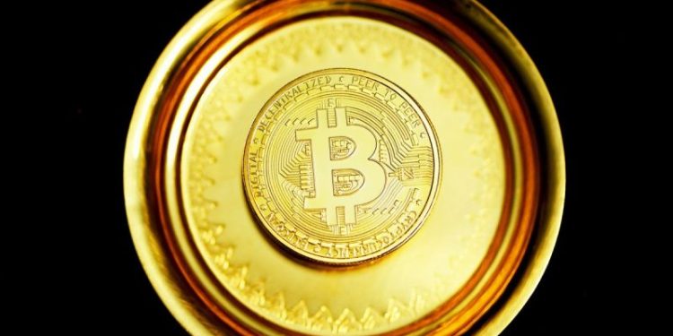 Crypto Market Recap: Bitcoin Hashrate Drops, Coinbase Shares Hit New All-time High